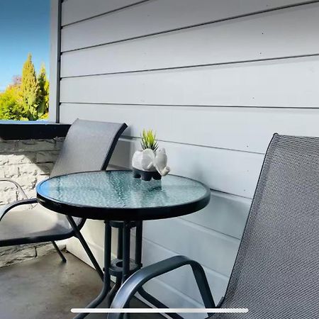 Modern Upstairs Apartment In Dunedin Central Luaran gambar